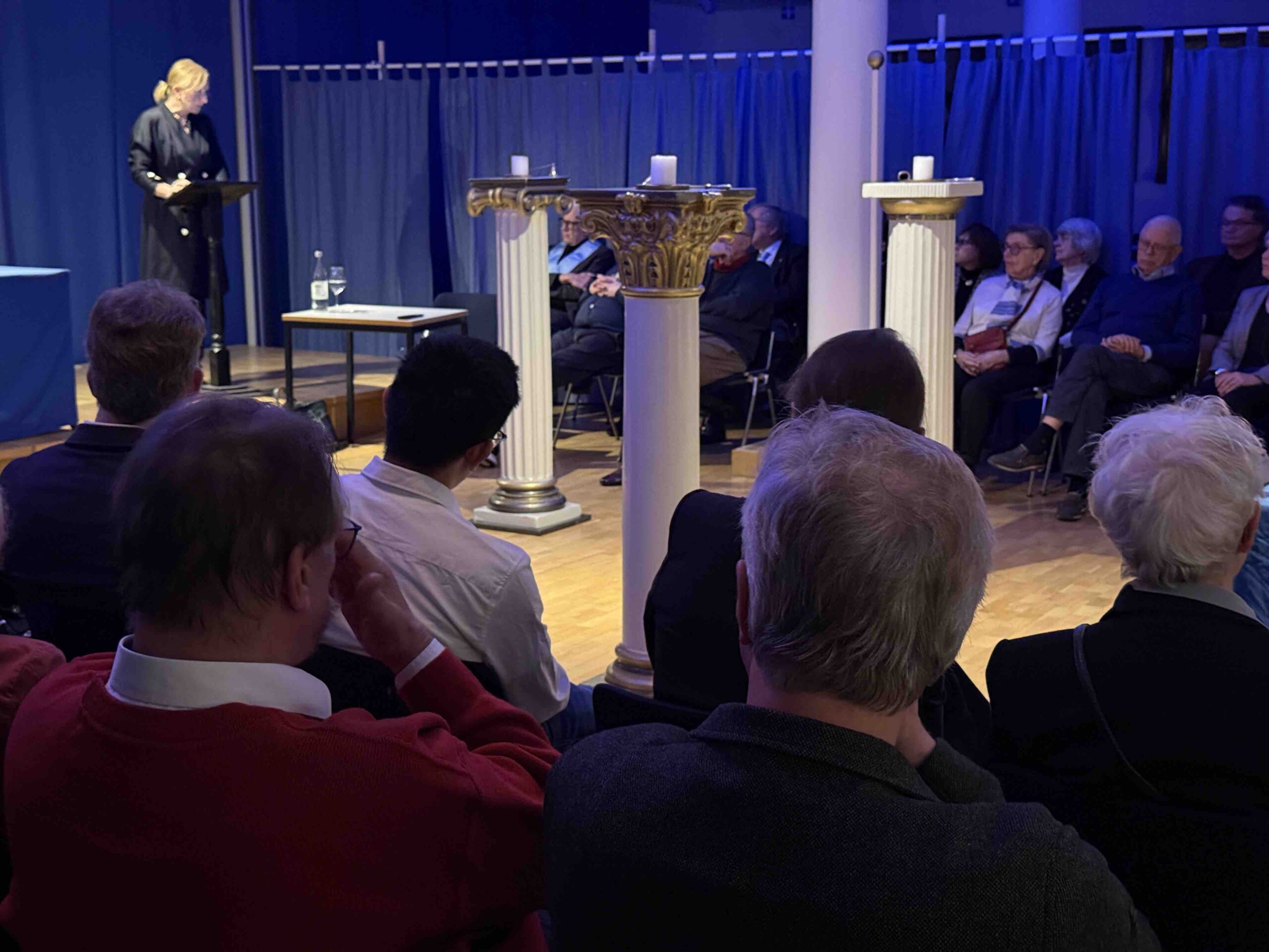 „Parallele Linien haben eine gemeinsame Richtung“